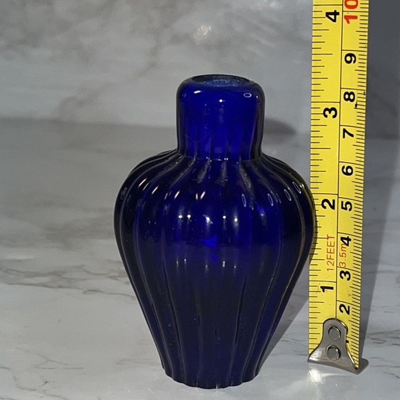 Gorgeous Rare Cobalt Blue Silverbrook Vase, signed “Silverbrook P-11B 82” 🫶🏼🙌 - Picture 4 of 5